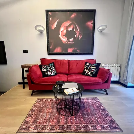 Flower House 9 Апартаменты *