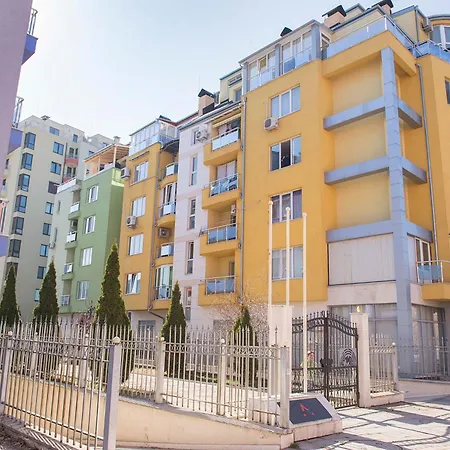 Flower House 9 Apartment