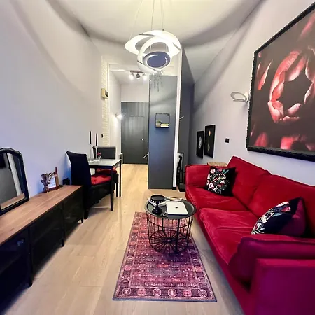Apartment Flower House 9