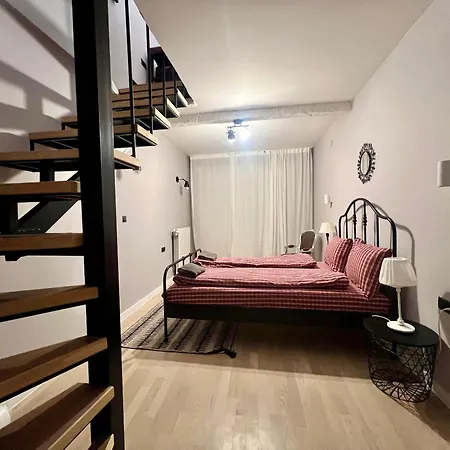 Apartment Flower House 9 *