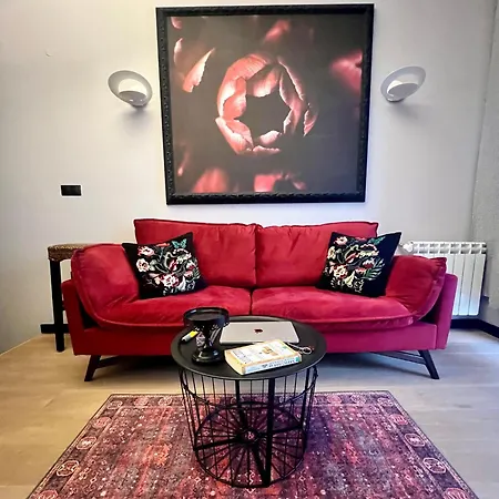 Apartment Flower House 9